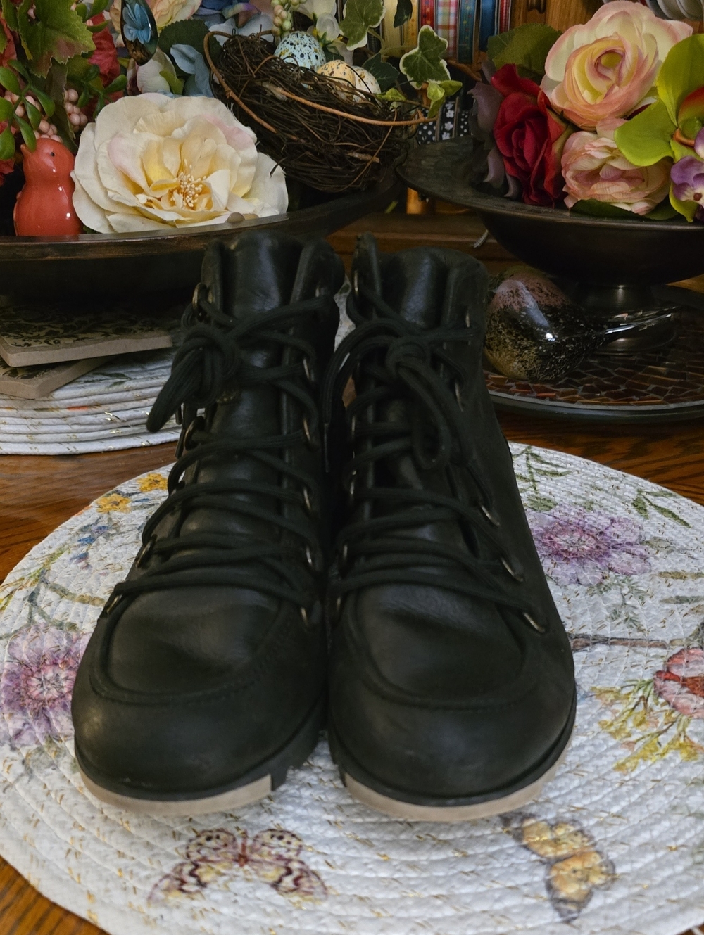 Sorel Short Boots - Picture 2 of 6